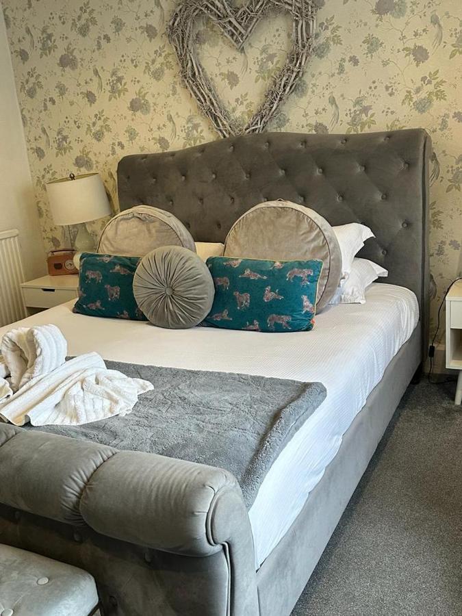 The Swan Inn Salisbury Wilton  Extérieur photo