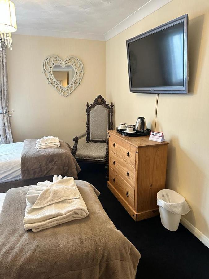 The Swan Inn Salisbury Wilton  Extérieur photo