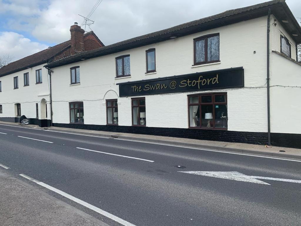 The Swan Inn Salisbury Wilton  Extérieur photo